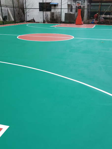 海南 球场长期使用易出现地面开裂